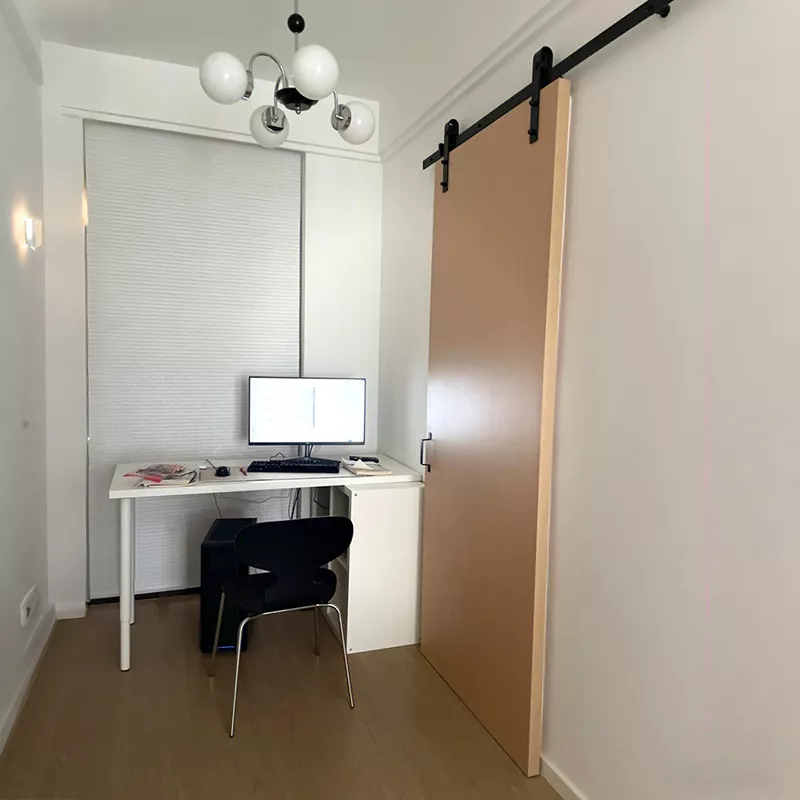 納屋のドア
