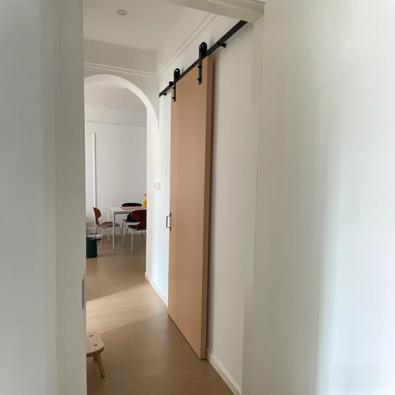 納屋のドア
